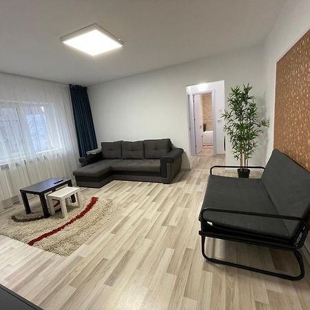 Grove Apartment Buzău Exterior foto